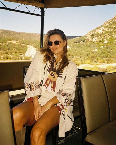 Urlaubslooks der Stars Bikini Strandkleid und Tunika schönsten Sommerstyles der Stars