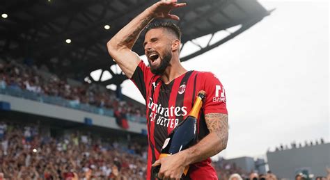 Il Milan Con Giroud A Caccia Della Seconda Stella I Campioni Siamo