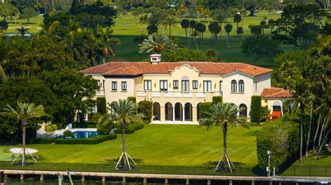 Jeff Bezos Purchases Third Mansion on Indian Creek Island for $90 Million