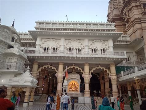 Chhatarpur Temple Delhi, Pooja, Entry Fee, Aarti Timings