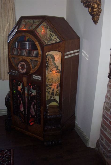 Original 1942 Wurlitzer Victory Jukebox