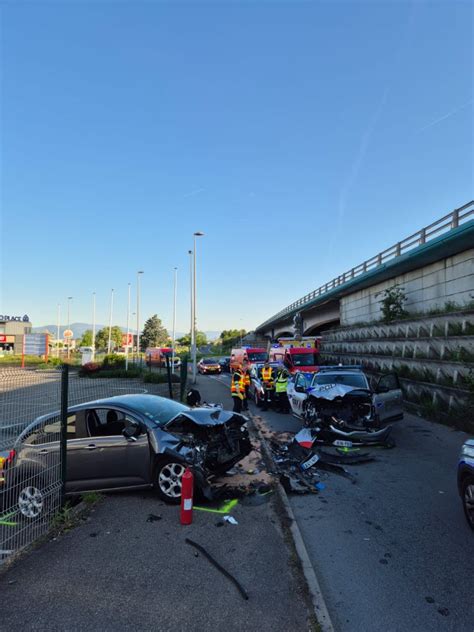 Kingersheim Refus Dobtemp Rer Trois Policiers Bless S Dans Un Choc