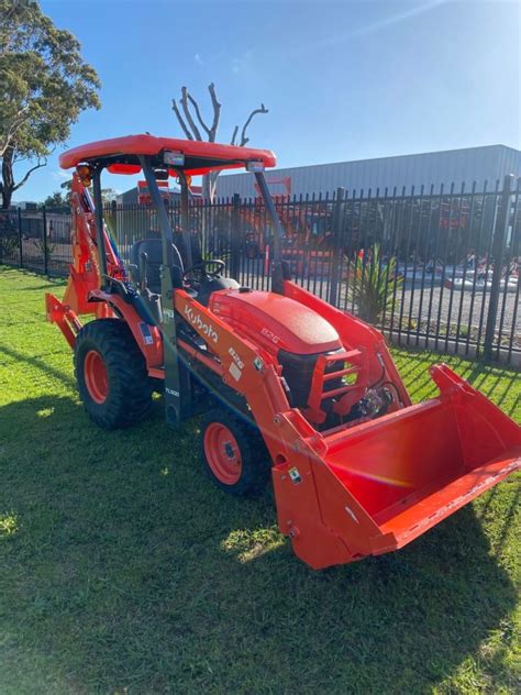 KUBOTA B26B LOADER BACKHOE 4 1 Peninsula Kubota