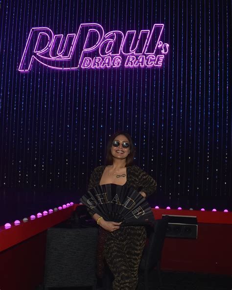 Smile Maung (@smilemaung) • Instagram photos and videos