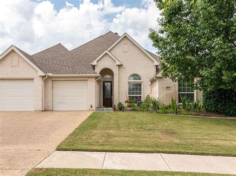 11112 Golfview Way Benbrook Tx 76126 Mls 20314430 Zillow