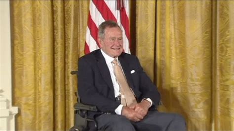 George Bush Padre Hospitalizado En Houston Por Problemas Respiratorios