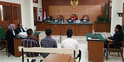 Makelar Hingga Bos Tambang Jadi Saksi Sidang Penimbunan Solar Di Kota