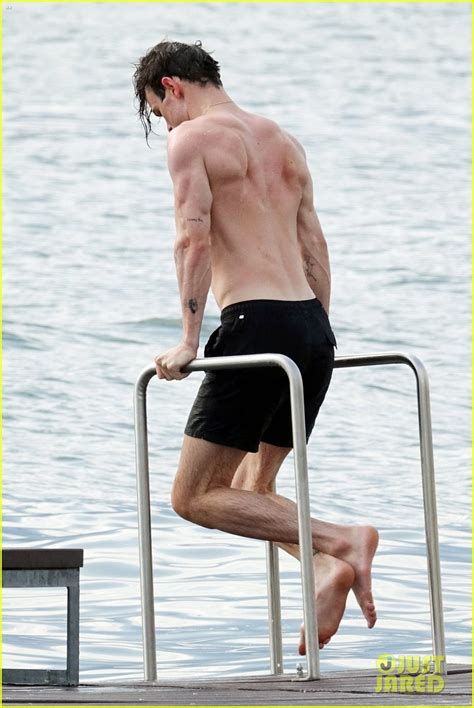 Thomas Doherty Goes Shirtless While Enjoying a Lake Como Vacation ...