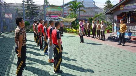 Dukung Pembinaan Kepramukaan Lapas I Medan Bagikan Atribut Pramuka