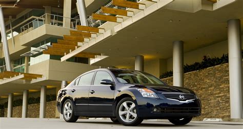 Nissan Altima Sedan Hd Pictures Carsinvasion