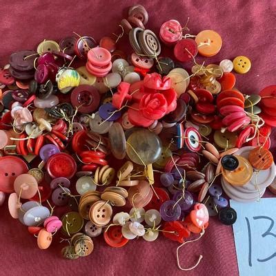 Vintage Buttons EstateSales Org