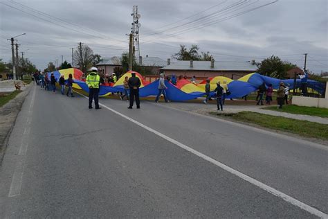 Foto Video Defilarea G Rzii De Onoare De La Garnizoana T Rgovi Te Cum