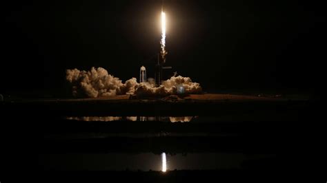 US Test für bemannte Raumfahrt SpaceX befördert Crew Dragon ins All