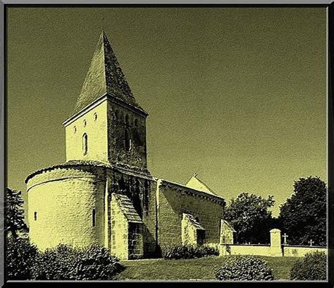 Eglise fortifiée de SAINT GEORGES ANTIGNAC Château féodal et ruine