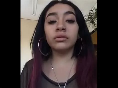 A Esta Puta Se Le Sale Una Teta XVIDEOS
