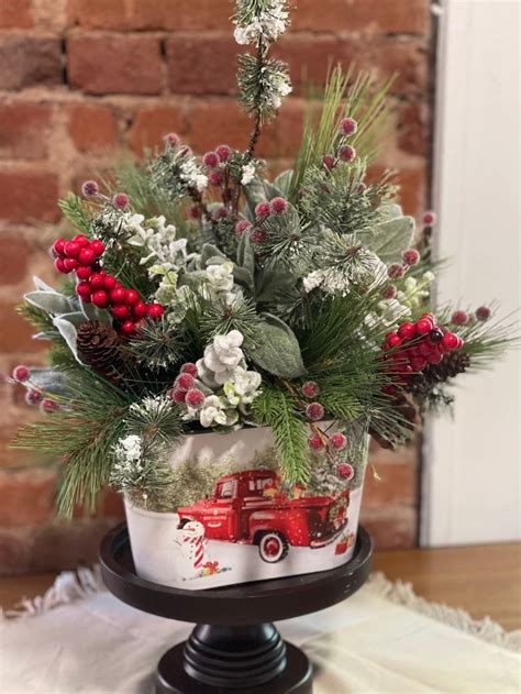 Pin By Starla Kingsford On Christmas Christmas Flower Arrangements