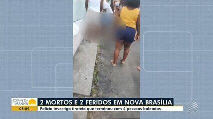 Tiroteio entre homens armados deixa quatro baleados em praça de