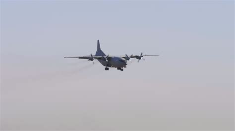 Military transport aircraft 7276585 Stock Video at Vecteezy