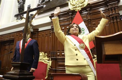 Dina Boluarte Se Convierte En La Primera Presidenta Del Perú Cutivalú