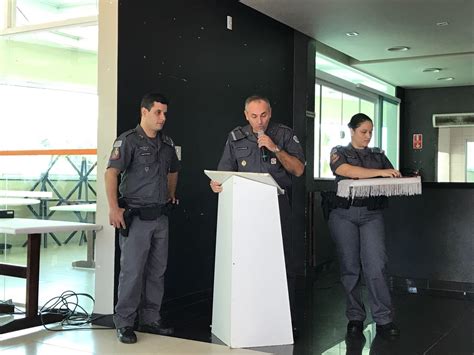 Policiais Militares São Homenageados Em Cerimônia Após Se Destacarem Em