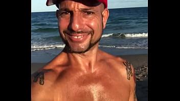 LA ESTRELLA DEL PORNO SALVAVIDAS XVIDEOS