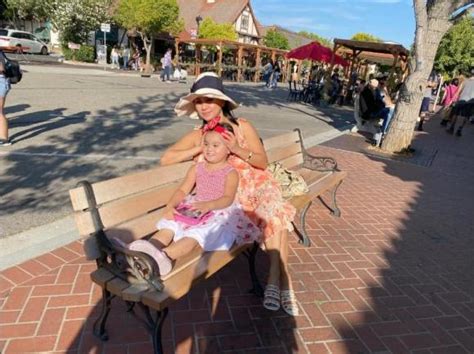 N Ho Ng Nh L Ch Y Ph Ng N Ng B Ng M T V I Nh B N Nude Trong Nh T M