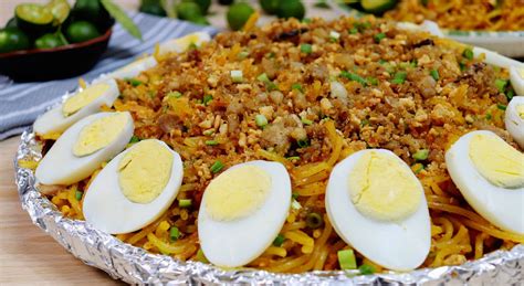 Pancit Palabok - Yummy Kitchen