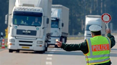 Lkw Kontrolle Auf A Fast Jeder Zweite Lkw Mit Noz