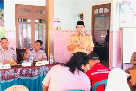 Serahkan Ratusan Sertifikat Tanah Di Lasem Rembang Bupati Rembang