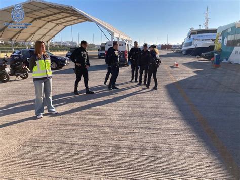 Doce Migrantes A Punto De Naufragar En La Costa De Ibiza Tras Pagar A