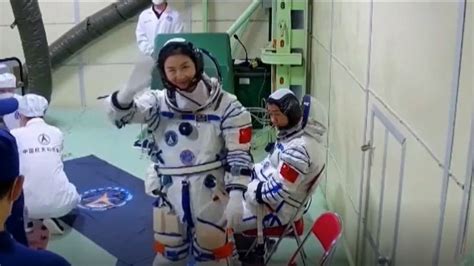 China Lanza Al Espacio Con Xito La Nave Shenzhou