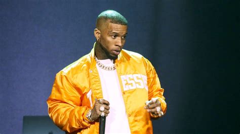 Le rappeur Tory Lanez condamné à 10 ans de prison pour avoir tiré sur