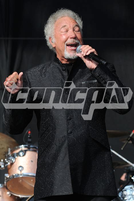 Tom Jones Iconicpix Music Archive