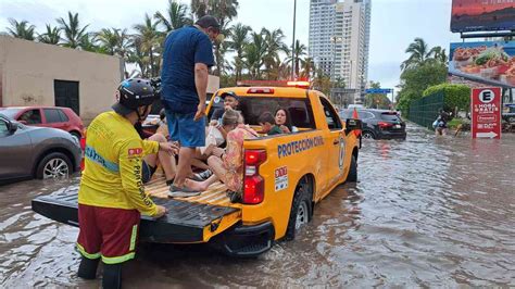 Fuertes Lluvias Dejan Un Muerto En Mazatl N Sinaloa N