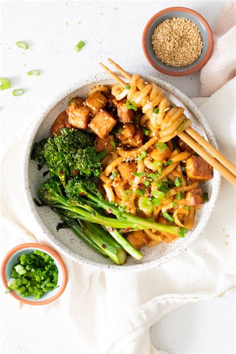 Spicy Peanut Udon Noodle Bowls This Savory Vegan