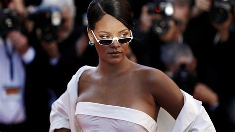 Rihanna Os Segredos Por Tr S Da Fortuna Da Cantora Mais Rica Do Mundo