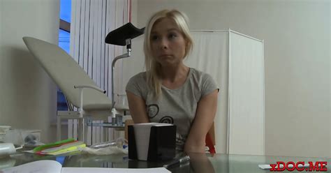 Enticing Babe Dulsineya Is Fingered