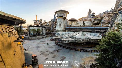 Star Wars: Galaxy’s Edge at Disneyland Resort Wallpaper: Desktop/iPad ...