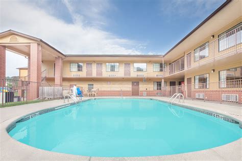 Days Inn by Wyndham Fayetteville | Fayetteville, AR Hotels