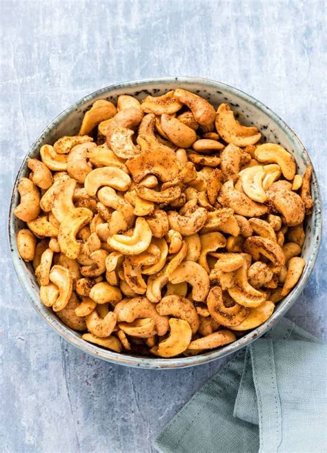 These Spicy Roasted Cashews Are A Quick And Easy Snack Served With A