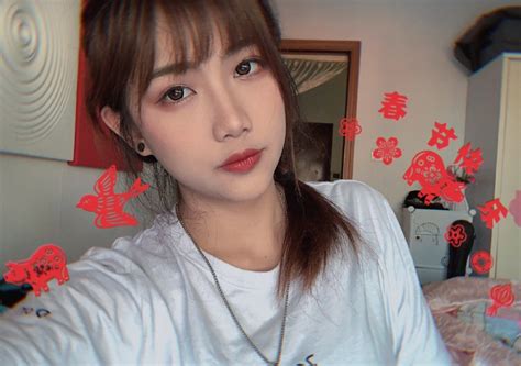 Hot girl tuổi khoe ảnh mặt mộc kém lung linh nhưng bất ngờ lại được