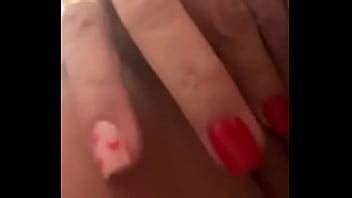 Femme Coquine Se Masturbe Dans Les Toilettes Publiques XVIDEOS
