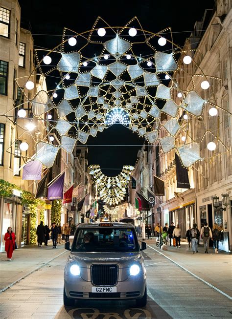 Bond Street Lights Up London With A Tribute To HM Queen Elizabeth II