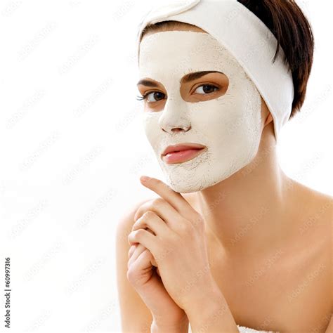 Spa Mask. Woman in Spa Salon. Face Mask. Facial Clay Mask. Stock-Foto ...