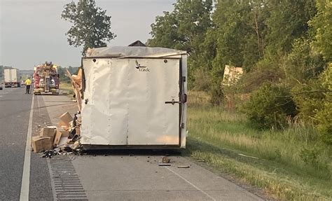 Semi Accident On I 69 Southbound Slows Traffic In Dekalb County Wowo Newstalk 923 Fm 1190