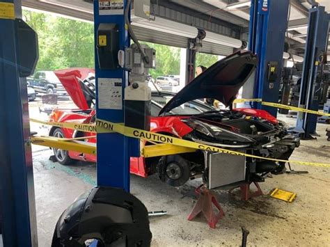 C Corvette Dropped From Lift At Florida Dealership Owner Not Too