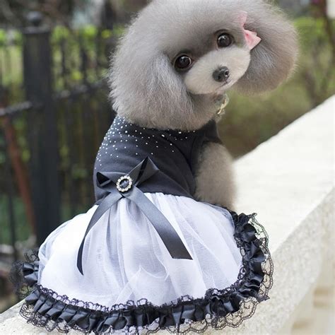 Fashion Elegant Luxury Rhinestone Dog Dress Designer Clothes For Dogs