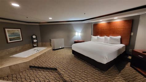 Romantic Hotels with Jacuzzi in Room in Indiana ️ 2025