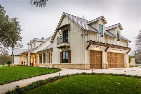 Modern Board And Batton Farmhouse Country House Exterior Houston