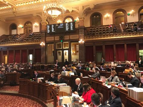 Iowa Senate Votes To Give Politicians More Power Over Picking Judges And Justices